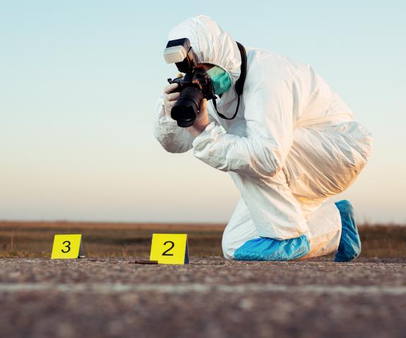 aafs-homepage-image-forensic-science-photographer-road-crime-scene